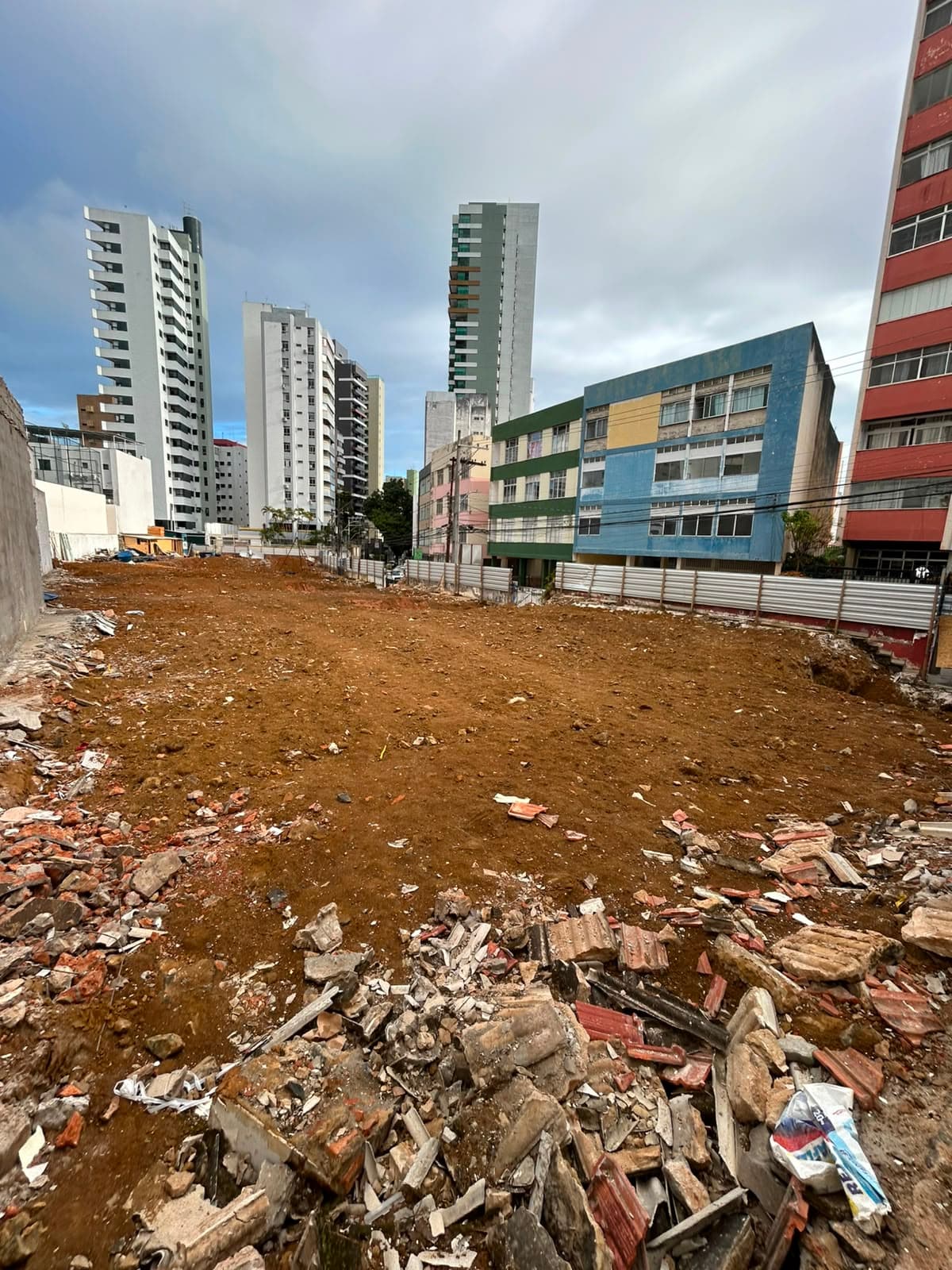 Terreno do futuro Brezze - Graça, na Rua Manoel Barreto, em Salvador